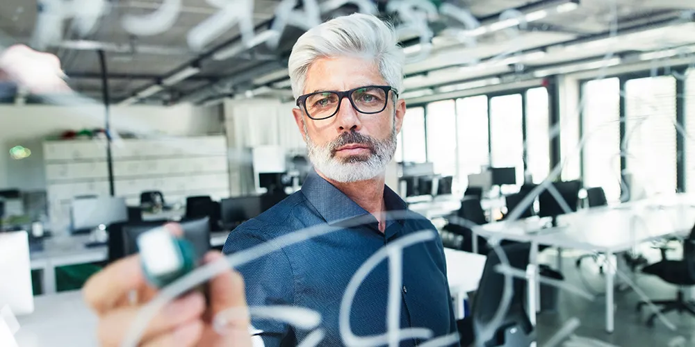 Identificar puestos y personas clave Persona clave organizando